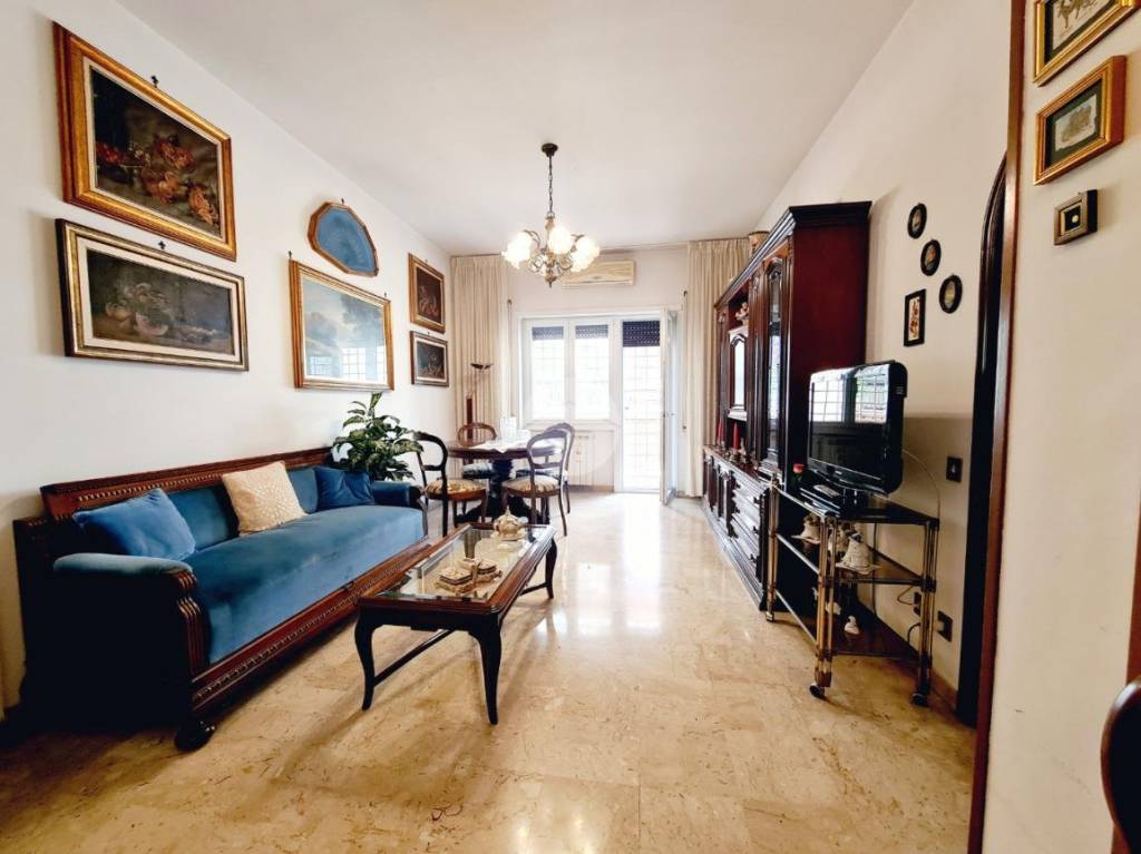 Appartamento in vendita a Roma via Francesco Saverio Solari
