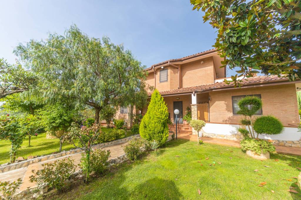 Villa in vendita a Monte Compatri via Marmorelle, 683
