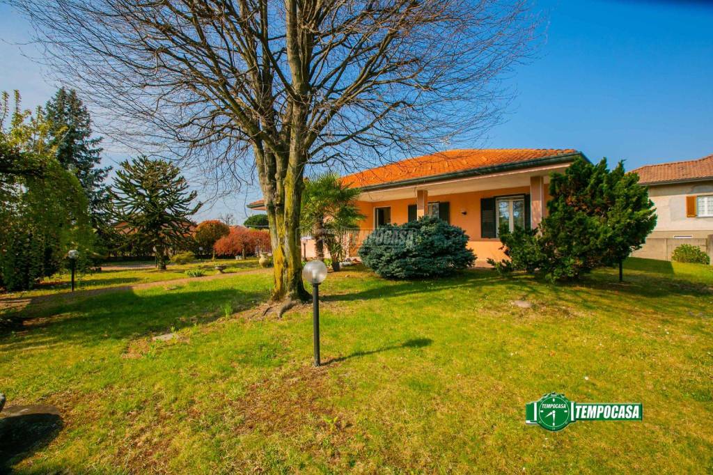 Villa in vendita a Vanzaghello via Novara