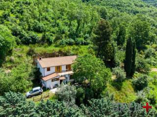 Villa in vendita a poggio bustone via giuseppe garibaldi