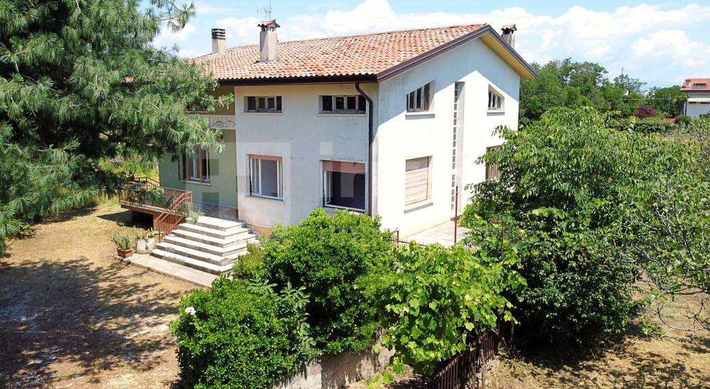 Villa in vendita a Basiliano via Europa Unita, 77