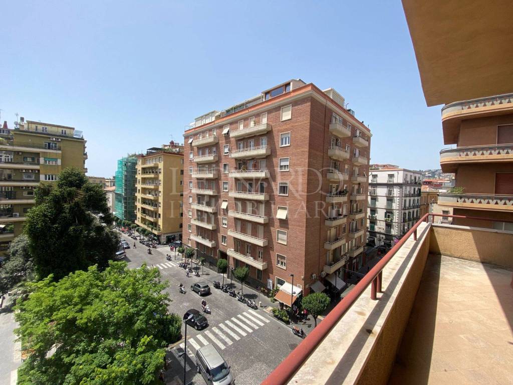 Appartamento in vendita a Napoli via Giosuè Carducci