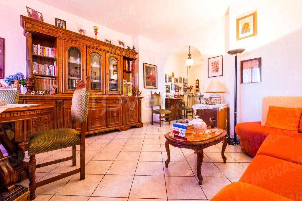 Appartamento in vendita a Meda via Carlo Agrati 25