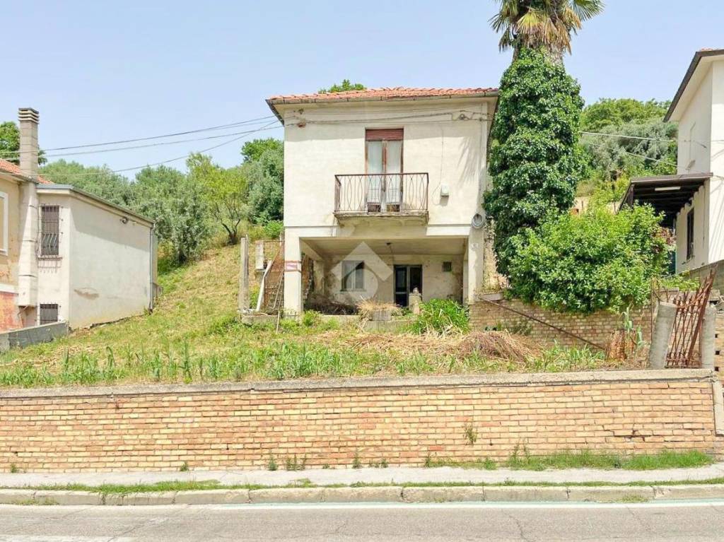 Casa Indipendente in vendita a Chieti via Generale Carlo Spatocco, 62