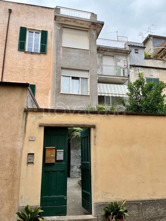 Appartamento in in vendita da privato a Pietra Ligure via Nicolò Chiazzari, 6