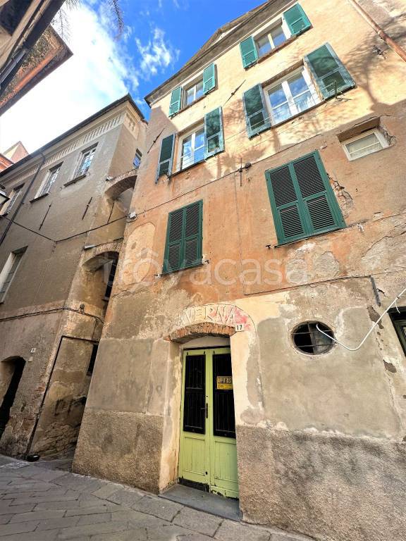 Appartamento in vendita ad Albenga via Roma