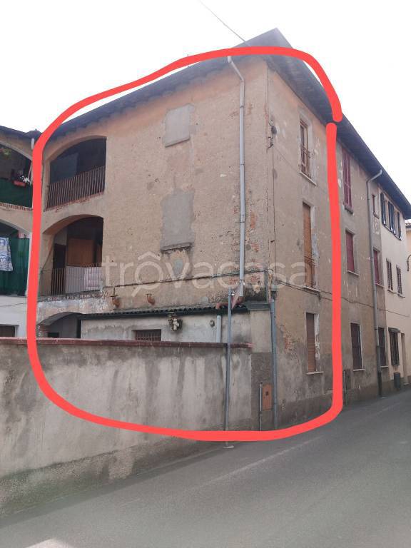 Appartamento in in vendita da privato a Rovello Porro via Cardinal Carlo a. Ferrari, 16
