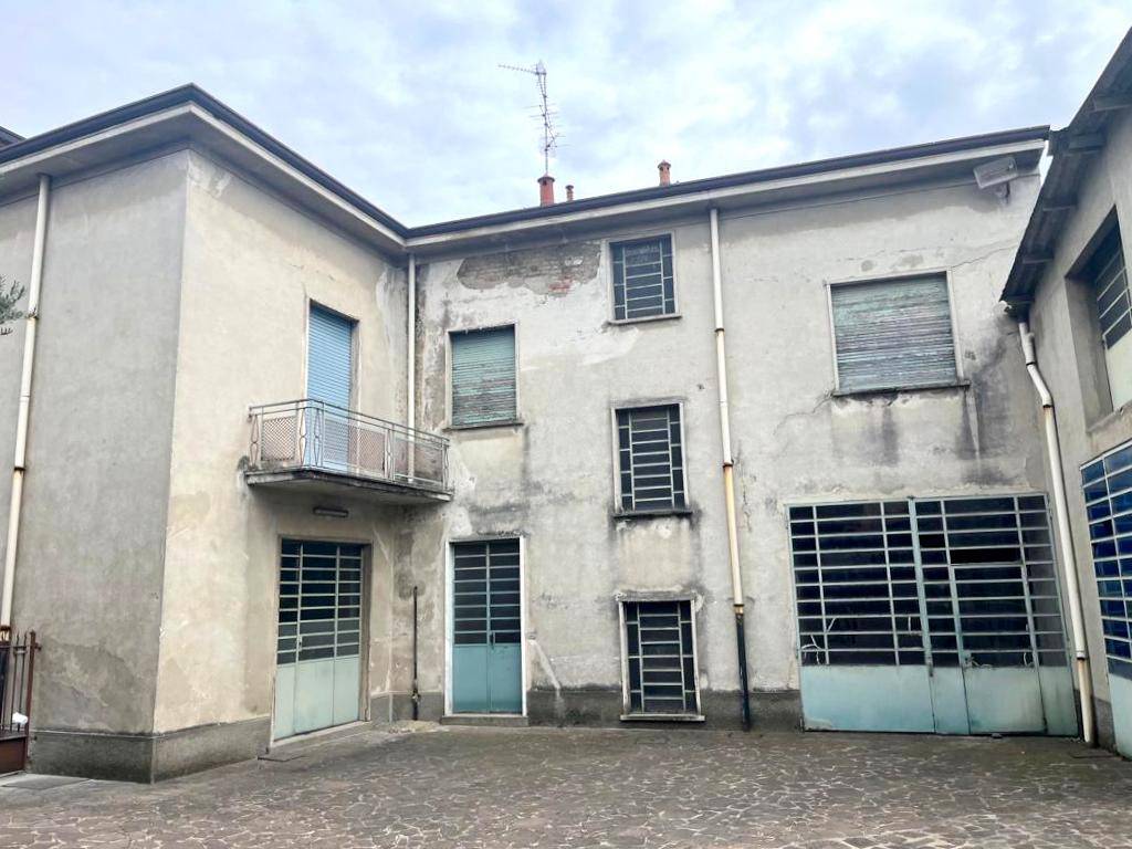 Casa Indipendente in vendita a Giussano via 24 Maggio