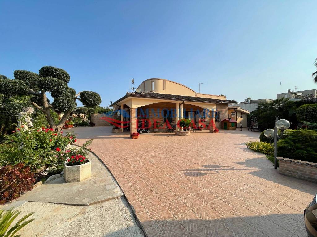 Villa Bifamiliare in vendita a Francavilla Fontana ss603