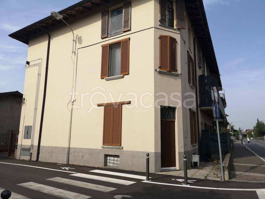 Appartamento in vendita a Castel Rozzone via Stelvio, 2