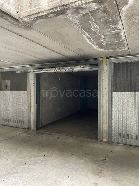 Garage in vendita a Vigevano via Giuseppe Parini, 15
