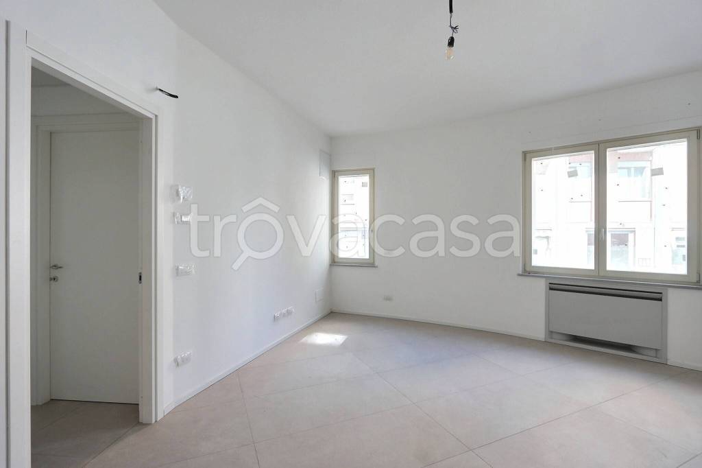 Appartamento in vendita a Pavia via Giuseppe Franchi Maggi, 1
