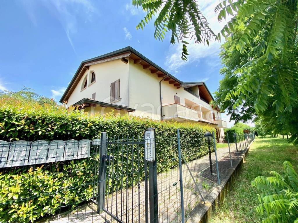 Appartamento in vendita a San Martino in Rio via Giorgio Ambrosoli