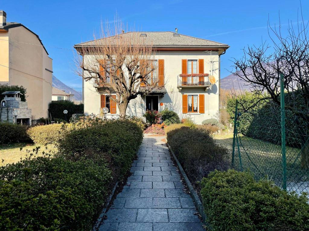 Villa in vendita a Domodossola via Francesco Pinauda, 11
