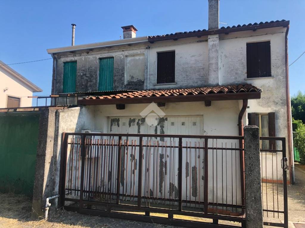 Casa Indipendente in vendita a Venezia via Ortisei, 32