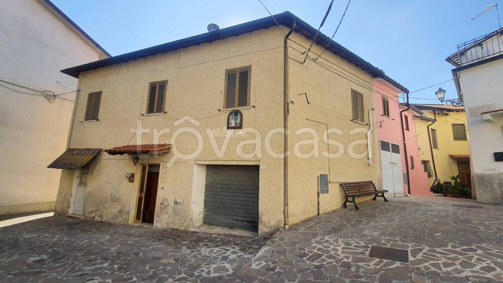 Casa Indipendente in vendita a Maltignano piazza regina margherita, 4