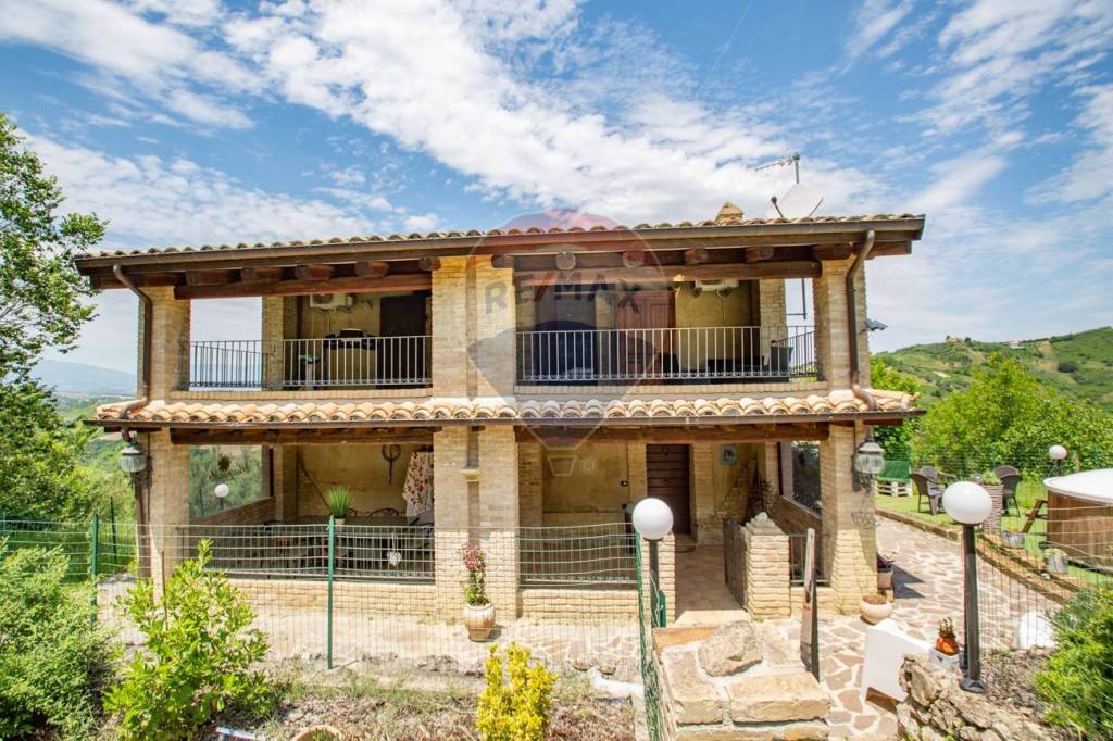 Villa in vendita a Casalincontrada via Prati, 30