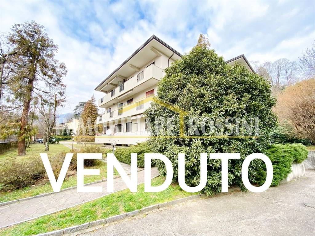Appartamento in vendita a Varese via Francesco Crispi, 160