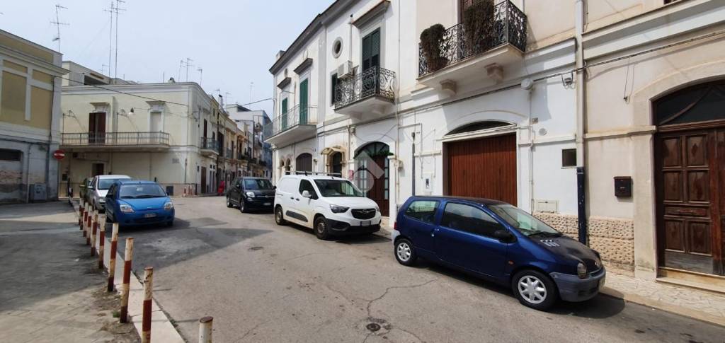 Casa Indipendente in vendita a Mola di Bari via Luigi Settembrini, 35