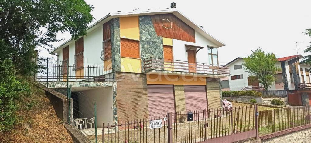 Villa in vendita a Parodi Ligure