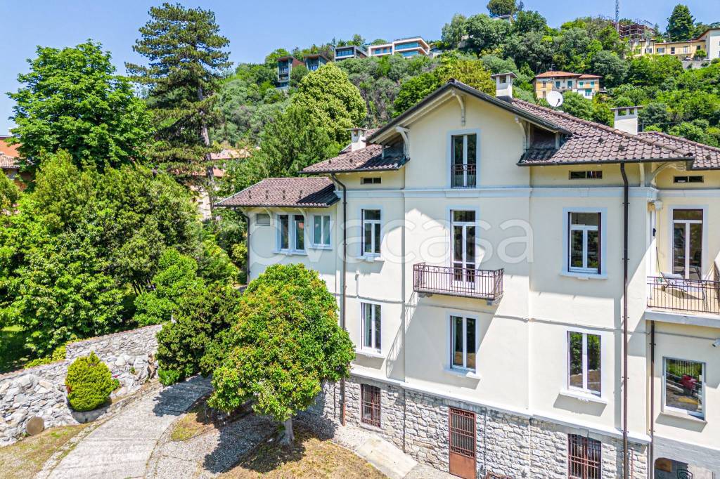 Villa in vendita a Como salita Aprica