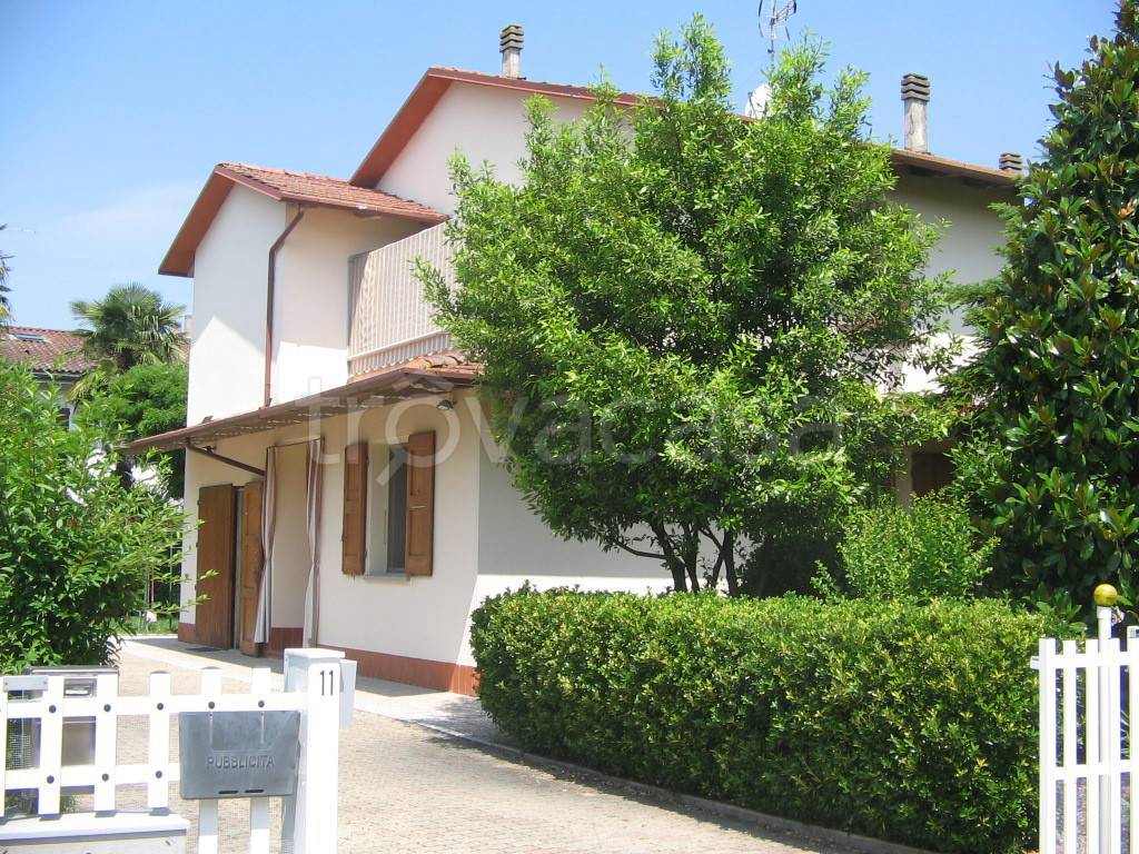 Villa Bifamiliare in vendita a Sant'Agata Bolognese viale Giorgio Amendola