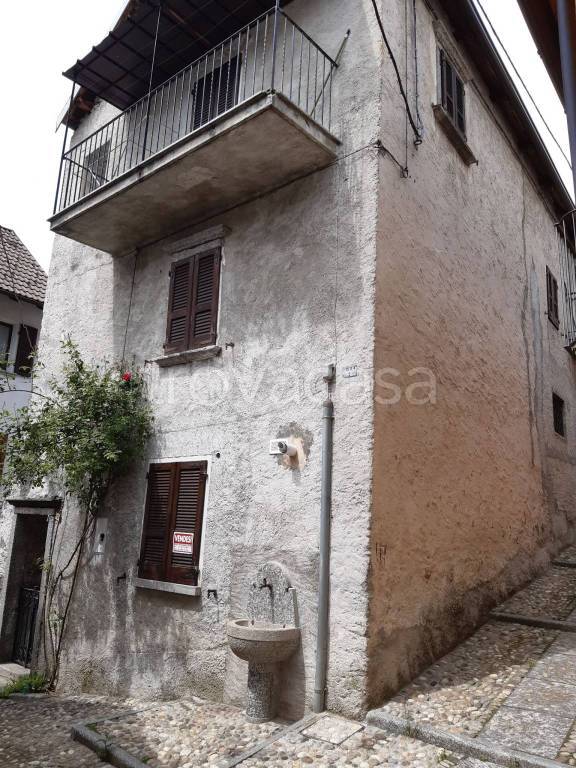 Casa Indipendente in in vendita da privato a Re via Melezzo, 4