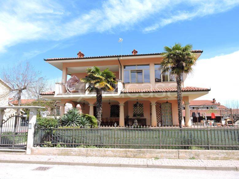 Villa Bifamiliare in vendita a Bene Vagienna via Madonna delle Grazie