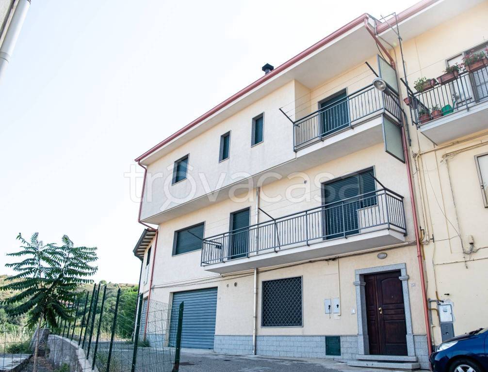 Villa a Schiera in in vendita da privato a Caccuri via Vittorio Veneto, 80