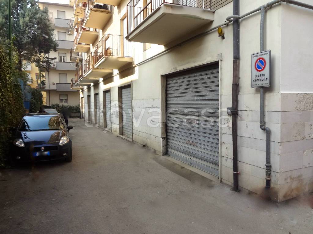 Garage in affitto a Benevento via Giovanni della Casa