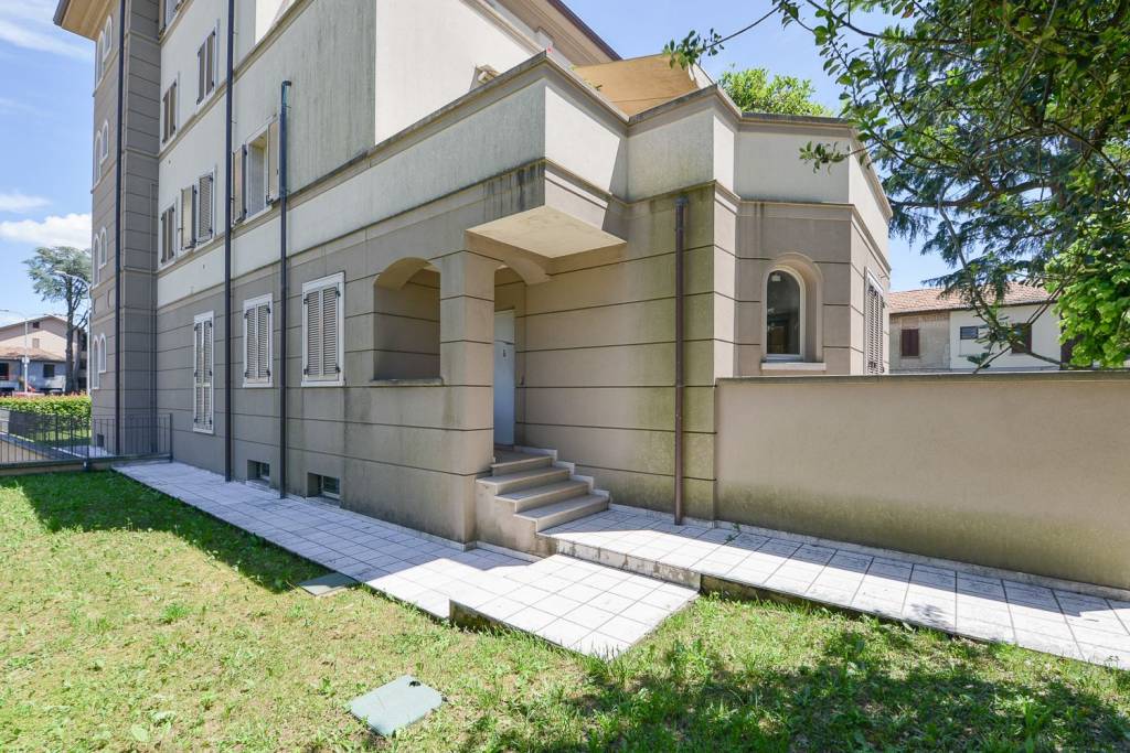 Appartamento in vendita a Meda corso Giacomo Matteotti
