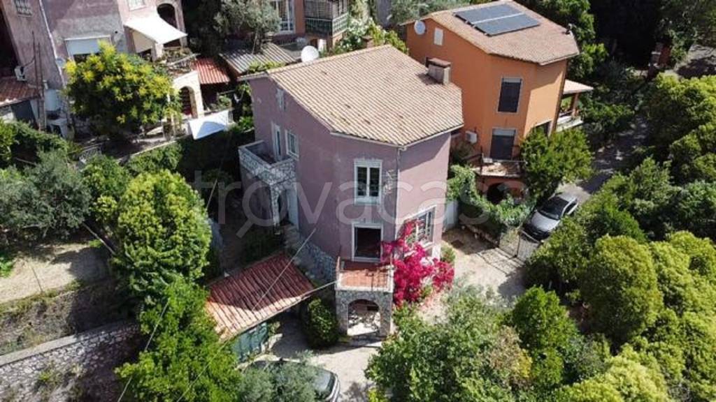 Villa in vendita a Poggio Catino via Moricone