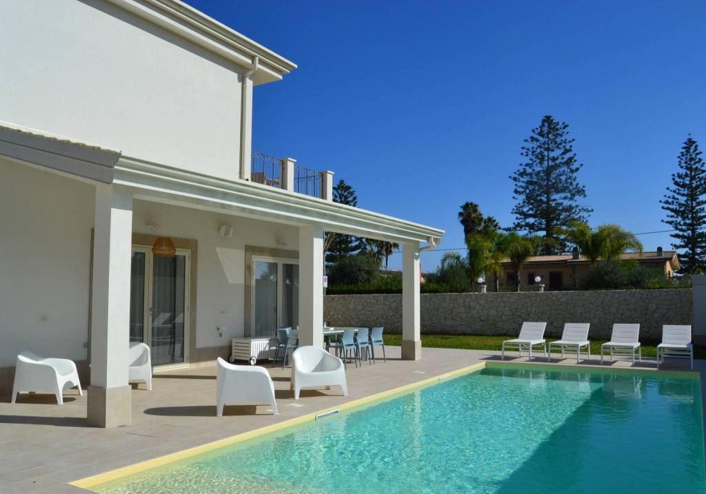Villa in vendita a Siracusa via Taormina, 31