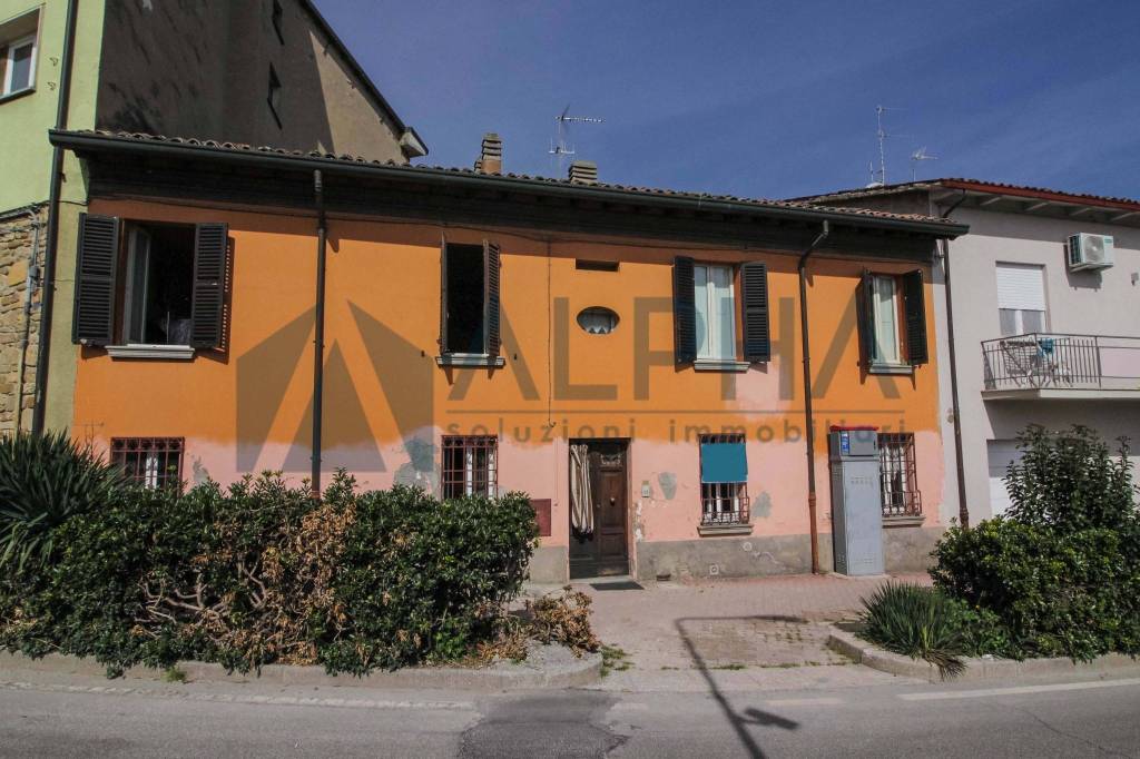 Casa Indipendente in vendita a Meldola via Camillo Benso di Cavour