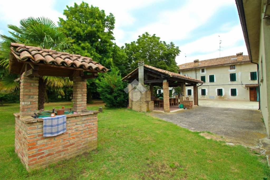 Villa Bifamiliare in vendita a Rio Saliceto via II Giugno, 7