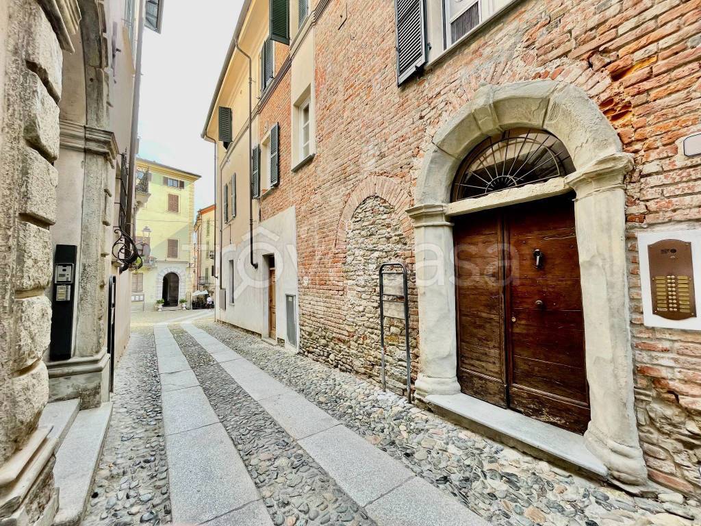Appartamento in vendita ad Acqui Terme via Giuseppe Bella, 8