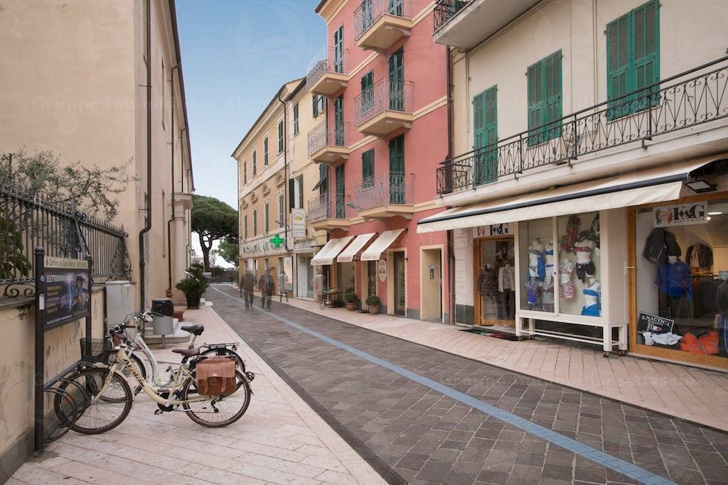 Appartamento in vendita a Diano Marina via Camillo Benso di Cavour