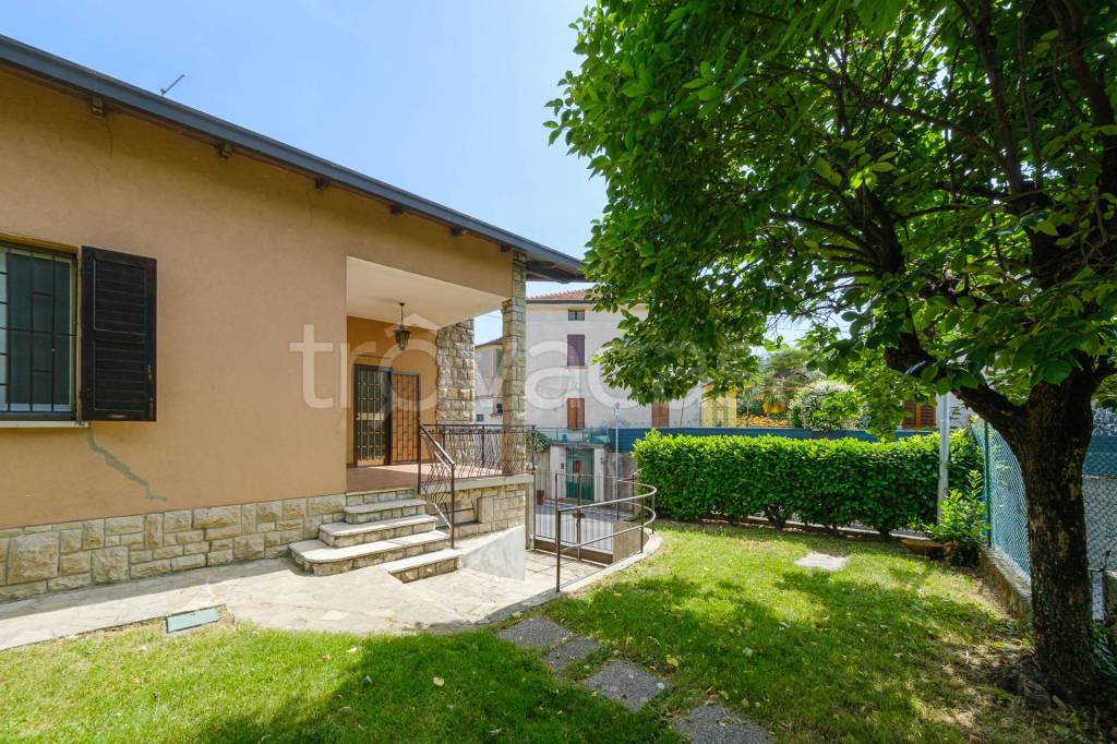 Villa in vendita ad Alzano Lombardo via Nesa, 15