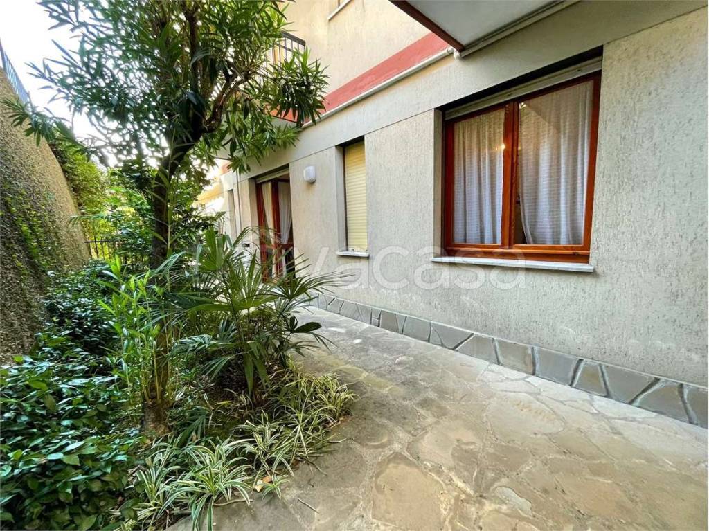 Appartamento in vendita a Rapallo via Castruccio