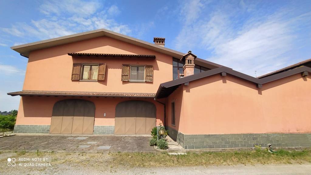 Casa Indipendente in vendita a Spirano cascina San Giuseppe