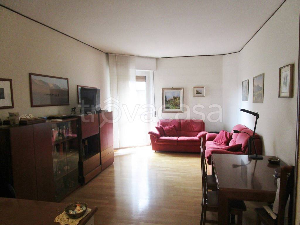 Appartamento in in vendita da privato a Opera via Giacomo Leopardi, 1