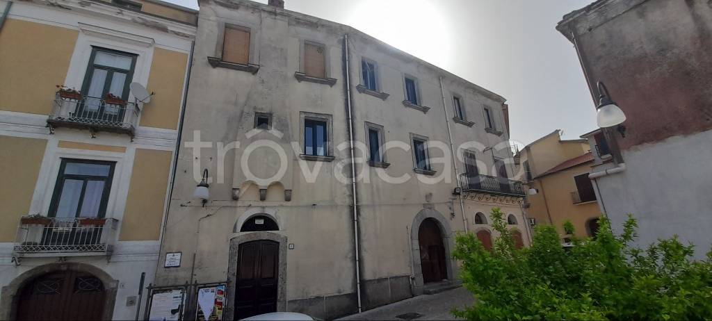Casa Indipendente in in vendita da privato a Calvanico piazza Abate Conforti, 8