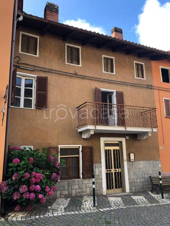 Casa Indipendente in vendita a Romano Canavese via Santa Teresina