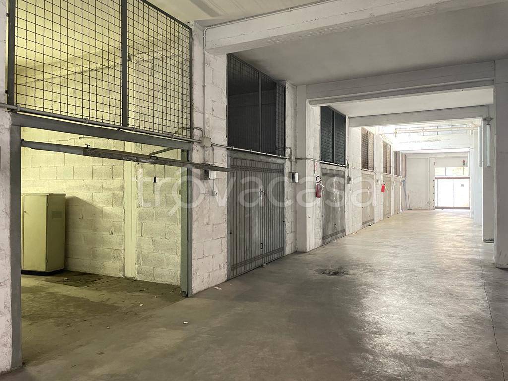 Garage in vendita ad Aprilia via dei Mille, 16