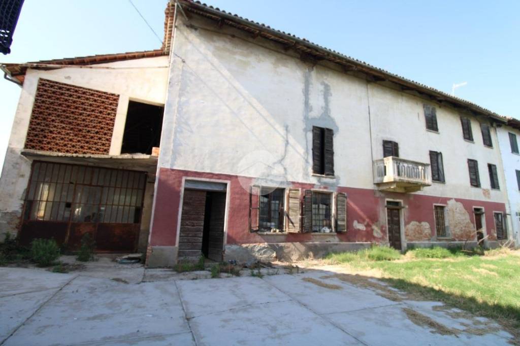Casa Indipendente in vendita a Isola d'Asti via fiera, 18