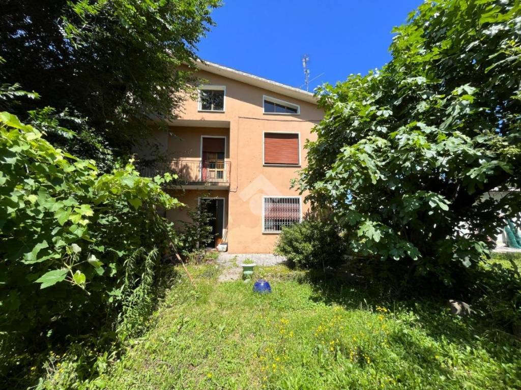 Villa Bifamiliare in vendita a Valdobbiadene via Cal Filigal, 13