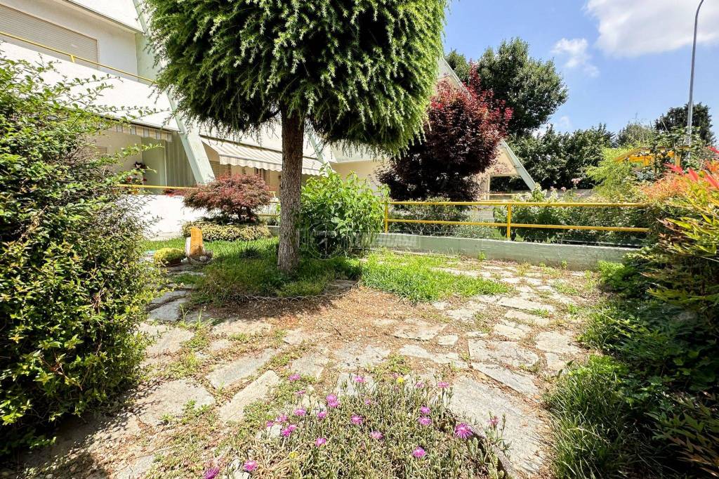 Villa a Schiera in vendita a Carignano via Francesco Petrarca 9