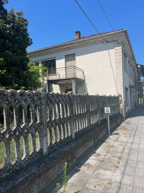 Casa Indipendente in vendita a Villafranca d'Asti regione Taverne