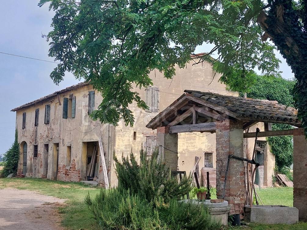 Casale in vendita a Forlì