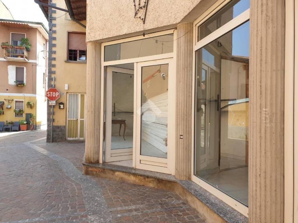 Negozio in affitto a Bariano via roma, 55